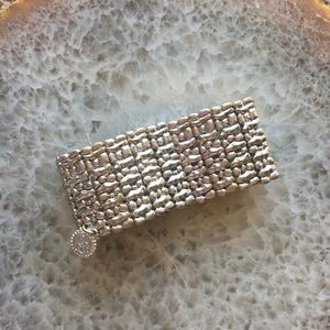 Silver fashion bracelet